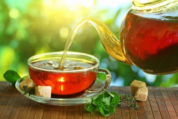 Tè verde, tè rosso, tè nero o tè bianco?